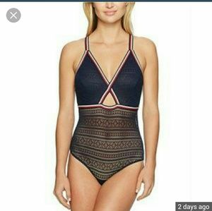 ALLOVER LACE BODYSUIT